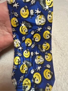 🎁3 for $30 - Happy Face Emoji Tie